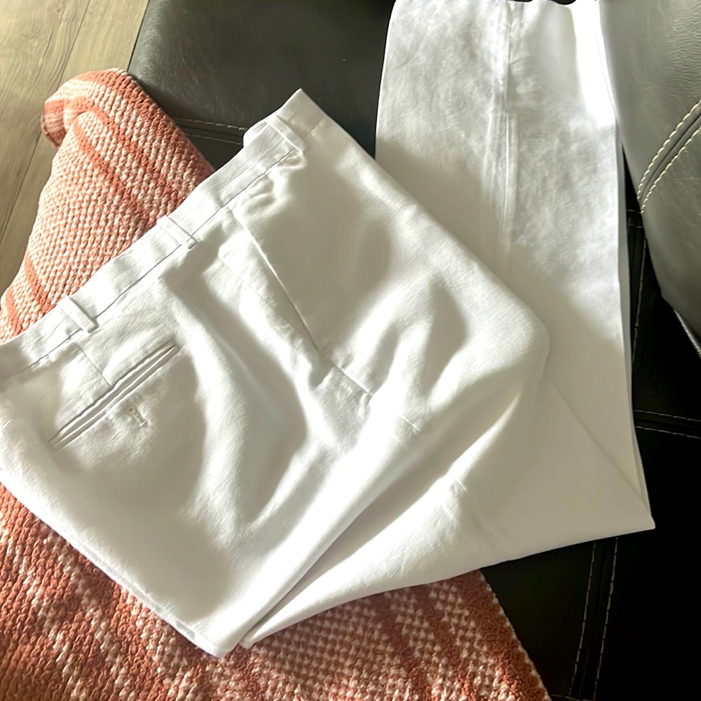Perry Ellis White Linen/Cotton 40” x 32” not worn. Mens